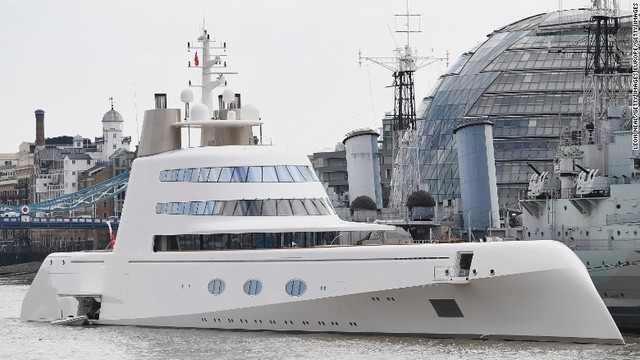 メルニチェンコ氏が所有する「モーターヨットA」。総工費は3億ドル(約336億円)と言われる