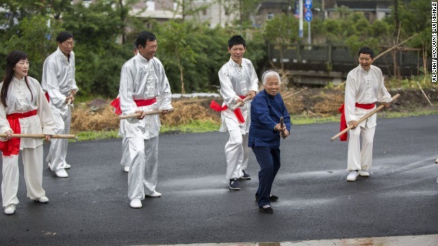 Cnn Co Jp 中国の９３歳 カンフーおばあちゃん ネットで一躍有名に 2 2