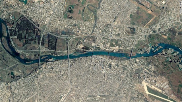 作戦前の衛星画像に写るチグリス川の５本の橋＝GOOGLE EARTH