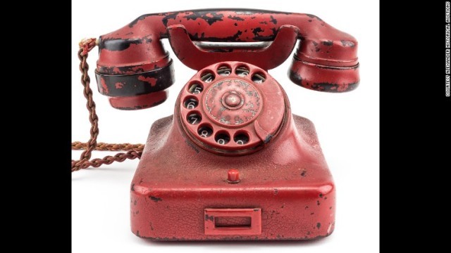 ナチス・ドイツのヒトラーが使っていた電話が約２７５０万円で落札された