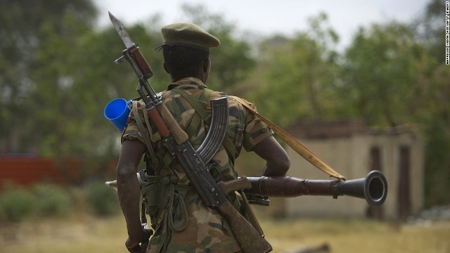 パトロールを行う南スーダンの兵士＝マラカル