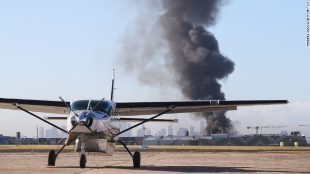 豪メルボルンで小型機が墜落し、搭乗していた５人全員が死亡した