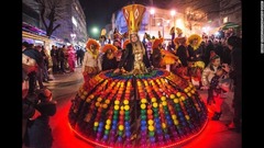 マケドニア・ストルミツァ：東方正教会の四旬節の始まりを祝うカーニバルは同国でも最大級の祭りだ