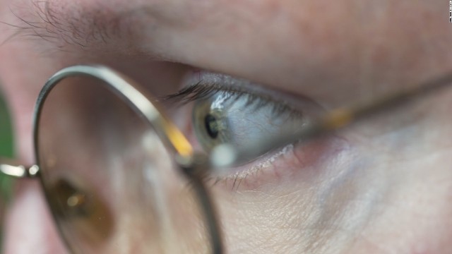 ロックト・イン状態の患者との意思疎通にはまばたきや目の動きが使われてきた