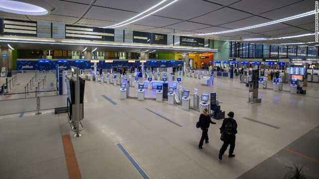 ローガン国際空港のターミナルもがらがら