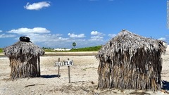 ブラジル・ジェリコアコアラ。約２０年前の「未発見」だったころのビーチには、ほとんど人影がなかった
