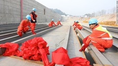 中国・四川省で、タイタニックの実物大模型を建造する作業が行われている