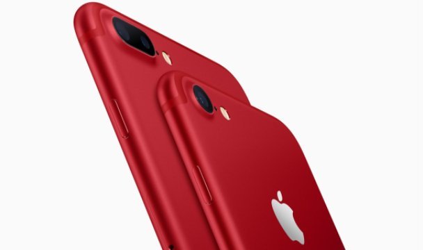 米アップルが期間限定の特別版として赤いｉＰｈｏｎｅを発売する＝同社提供