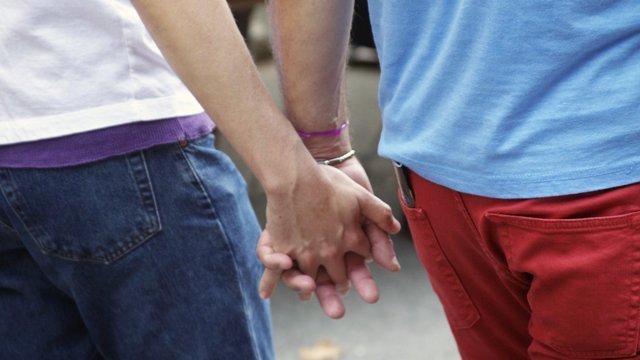 Cnn Co Jp 男性同士で手をつなぐ写真がネットに 同性愛者への連帯示す 1 2