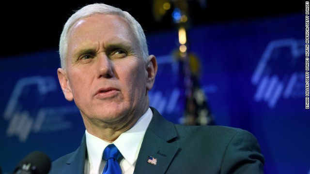 ペンス米副大統領。軍事境界線を視察した