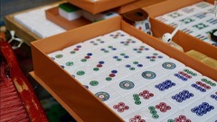 ９．香港の４人用麻雀のセットには１４４個の牌がある