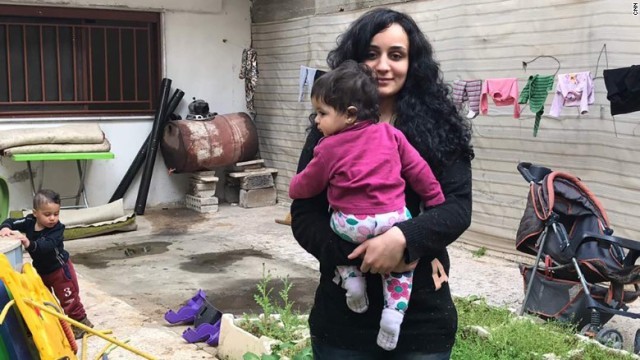子どもたちの安全のため、英国や豪州への移住も検討中だというミタトさん