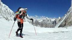 エベレスト登頂に向けて準備を進めるステック氏＝４月２４日
