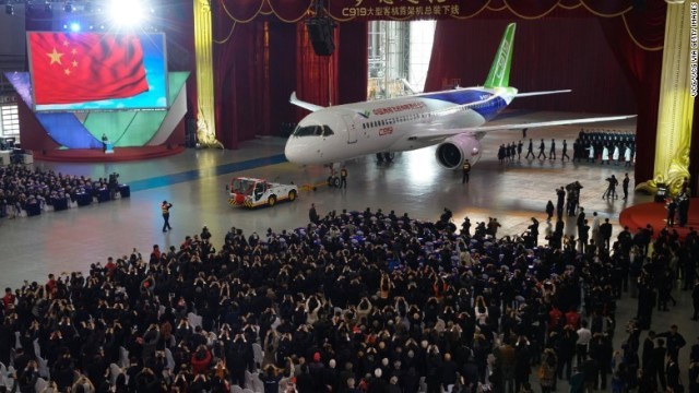 中国の国産大型ジェット旅客機第１号となる「Ｃ９１９」が初飛行に成功