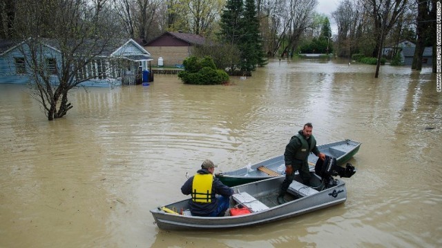 カナダ東部で洪水により行方不明者が出ている