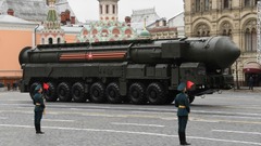 ロシアの軍事パレードに登場した大陸間弾道ミサイル（ＩＣＢＭ）の「ヤルス」