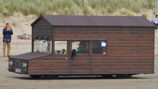 ケビン・ニックスさんの「走る小屋」