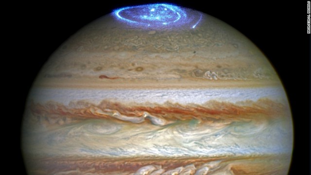 ハッブル宇宙望遠鏡で捉えた木星のオーロラの画像