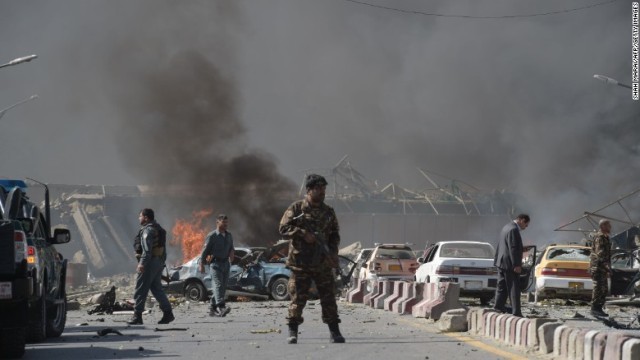 アフガニスタン首都の各国大使館が集まる区域で、大規模な爆発が起きた