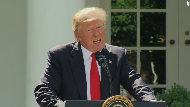 ホワイトハウスでの演説でパリ協定からの離脱を表明するトランプ米大統領