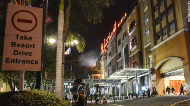 フィリピンの首都マニラにある複合施設内のカジノを、銃で武装した強盗が襲撃