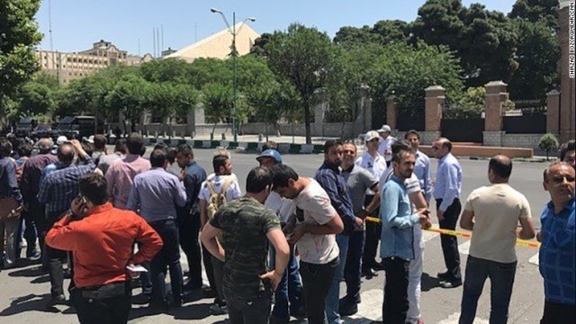 イランで議事堂などに襲撃があり、負傷者が出た