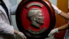 アドルフ・ヒトラーの横顔をかたどった彫刻