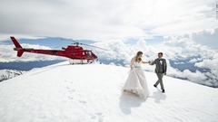 １２．昨年は２０組以上のカップルが氷河の上で結婚式を挙げたという