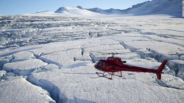 天候が許せば１万２０００年前の氷河の上に着陸も