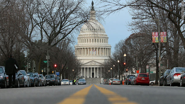 首都ワシントンの連邦議会議事堂でオバマケア撤廃法案に反対するデモが行われ逮捕者が出た