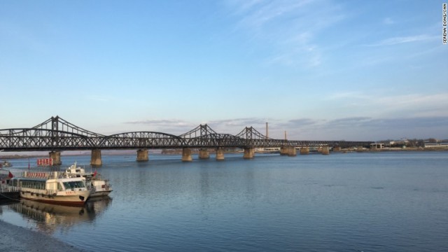 中朝国境を結ぶ橋