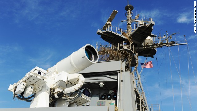 米海軍艦に初めて実戦配備されたレーザー兵器システム「ＬａＷＳ」＝米海軍提供