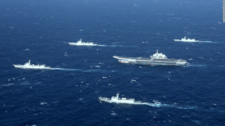 今年１月、空母「遼寧」を中心に南シナ海で演習を行う中国艦隊