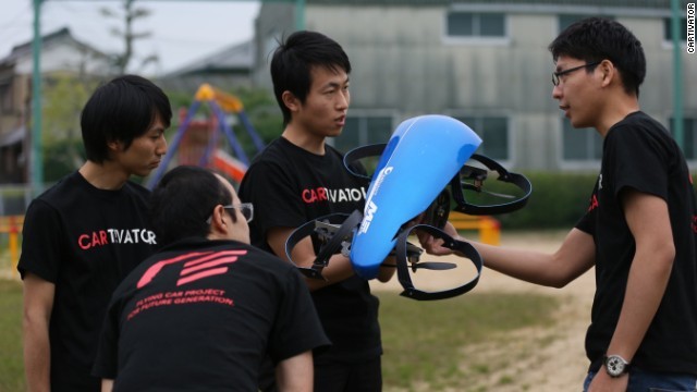 スカイドライブの開発に携わるエンジニアたち