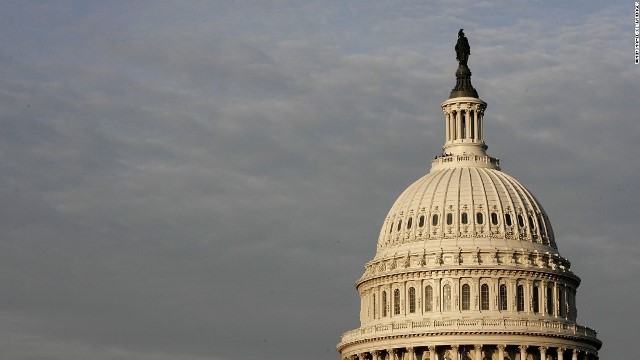 ロシアの空軍機が国会議事堂などの上空を飛行した