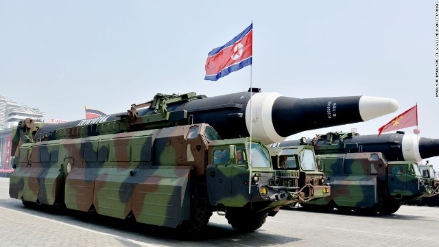 北朝鮮はグアム周辺に対するミサイル攻撃を検討していると明らかにした