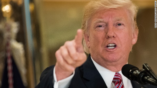 シャーロッツビルの衝突について「双方に責任がある」と明言したトランプ氏