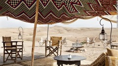 砂漠の遊牧民の気分が味わえるテントの内装