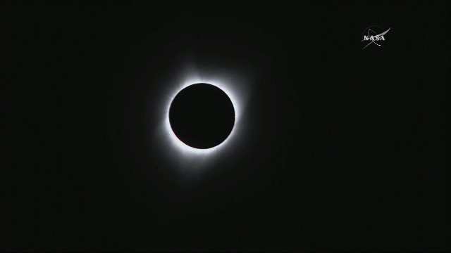 オレゴン州マドラスから見た皆既日食=NASA