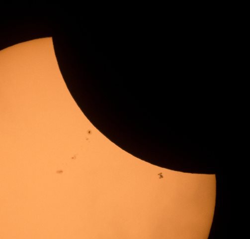国際宇宙ステーション(ISS)には6人が搭乗中=Joel Kowsky/NASA