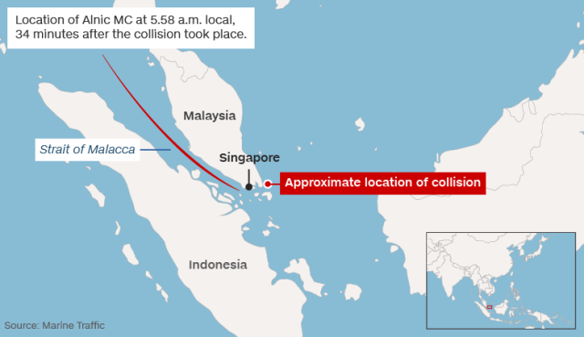シンガポール沖で米海軍の誘導ミサイル駆逐艦と民間タンカーが衝突