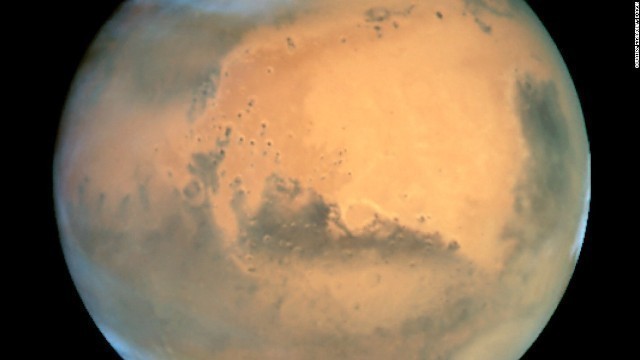 火星の雪は地表に届く前に溶ける？