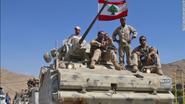 シリア国境付近でＩＳＩＳとの戦闘に従事するレバノン軍兵士