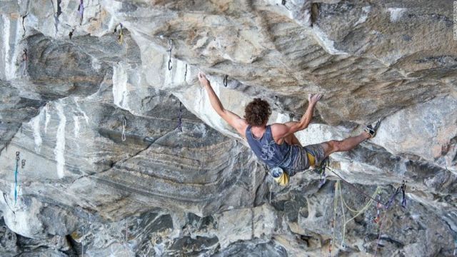 オンドラさんは登頂に向け、2013年から岩にボルトを打ち付けるなどの準備を進めてきた