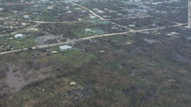 イルマの直撃を受けたバーブーダ島＝７日