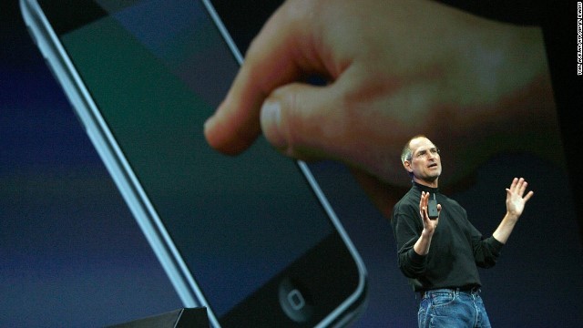 スティーブ・ジョブズ氏が２００７年１月にｉＰｈｏｎｅをお披露目してから１０年となる