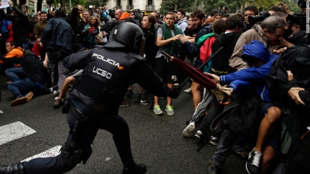 スペイン北東部カタルーニャ自治州で１日、独立の是非を問う住民投票が実施された