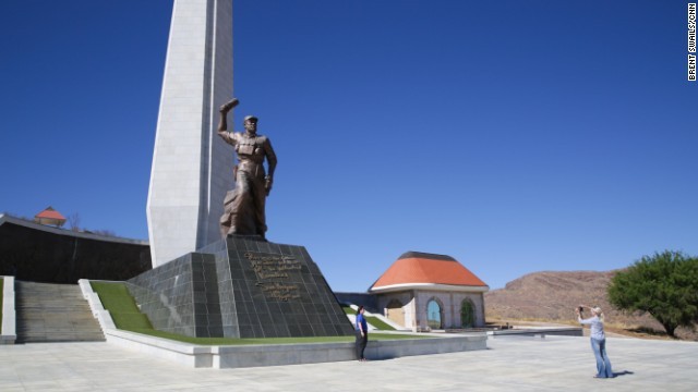 ナミビアの英雄広場に建てられた像