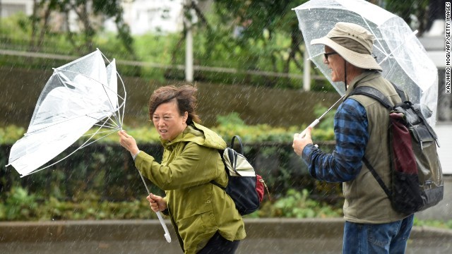 台風２１号が各地で猛威を振るっている