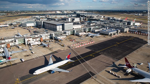 英ヒースロー空港の保安情報が入ったＵＳＢメモリーが市民により発見された


